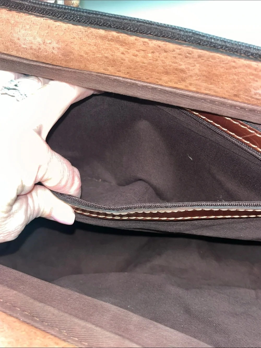 Men's Brown Leather Duffel Bag with Shoulder Strap